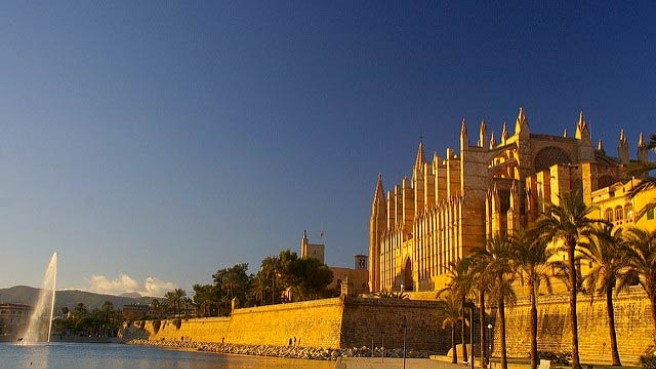 TIP! Ryanair - Španělsko - levné letenky Mallorca 1.339,- kč také na prázdniny 2.138,- kč