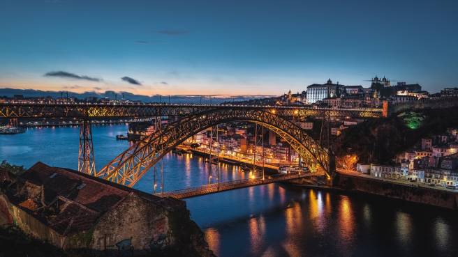 Doporučujeme! Portugalsko - levné letenky Porto s odletem z Vídně (tam a zpět) od 420,- Kč