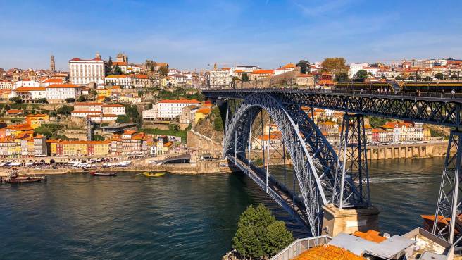 TIP! Portugalsko - 7 verzí levné letenky Porto z Norimberku, Berlína, Vídně, Krakova a Prahy (zpáteční) od 880,- Kč