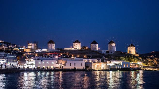 TIP! Wizz Air ✈ Řecko - letenky na ostrov Mykonos z Katovic na letní prázdniny ↔ od 1.700 Kč 