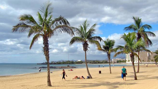 Doporučujeme! Kanárské ostrovy ✈ 5 tipů na levné letenky na Lanzarote ↔ od 2.493 Kč