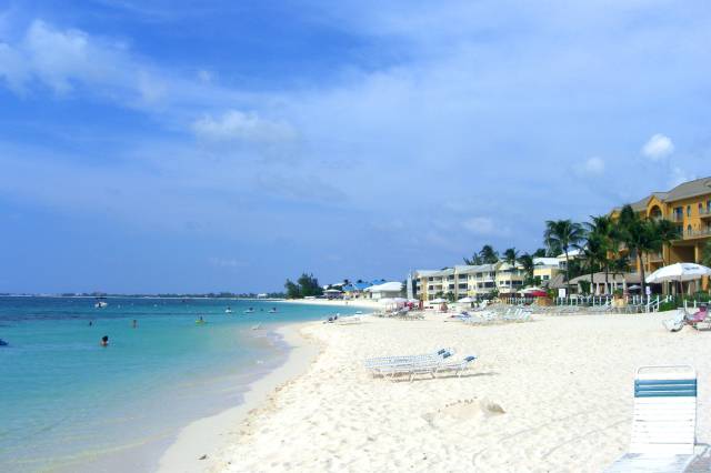 akce letenky Kajmanské ostrovy z Prahy - Grand Cayman Island