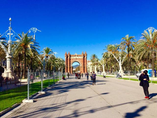 VÝPRODEJ! České Aerolinie - Španělsko - levné letenky Barcelona z Prahy (zpáteční) 3.790,- kč
