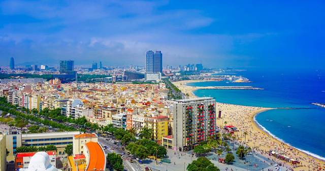 Ryanair - Španělsko - levné letenky Barcelona z Prahy (zpáteční) 1.809,- kč