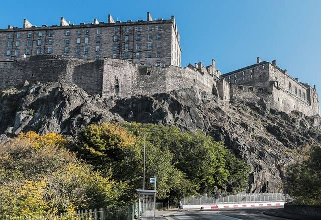 MEGAHIT! Ryanair - Skotsko - levné letenky Edinburgh z Prahy (zpáteční) 883,- kč