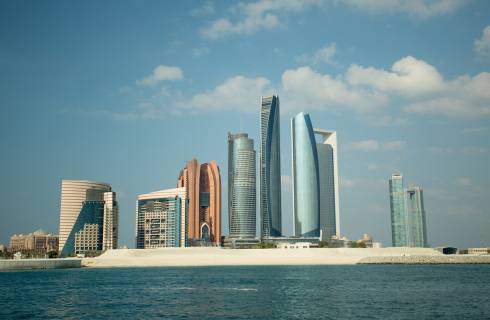 HIT! Wizz Air - Emiráty - levné letenky Abu Dhabi (zpáteční) už za 1.898,- kč