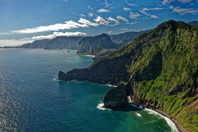 TIP! Portugalsko - ostrov Madeira - levné letenky Funchal - 3 varianty tam a zpět od 1.389,- Kč1.389,- Kč