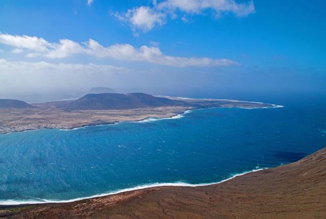 Španělsko ✈ Kanáry - 6 tipů na obousměrné levné letenky ostrov Lanzarote od 1.644 Kč
