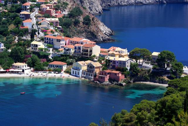 Řecko ✈ obousměrné levné letenky na ostrov Kefalonia z Vídně na rok 2025 od 2.223 Kč