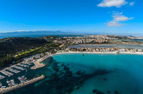 Ryanair ✈ Itálie - Sardinie - Ti na rezervaci zpáteční levné letenky do Cagliari z Vídně od 1 519 Kč