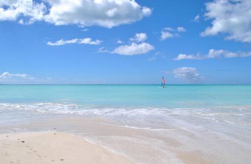 Condor ✈ Antigua & Barbuda - Tip na rezervaci zpáteční akční letenky na ostrov Antigua z Prahy 10 990 Kč