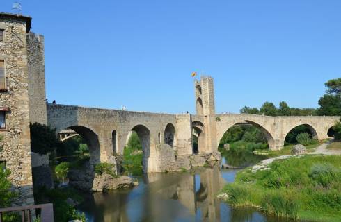 Ryanair ✈ Španělsko - Tip na rezervaci zpáteční levné letenky Girona z Ostravy od 1 151 Kč