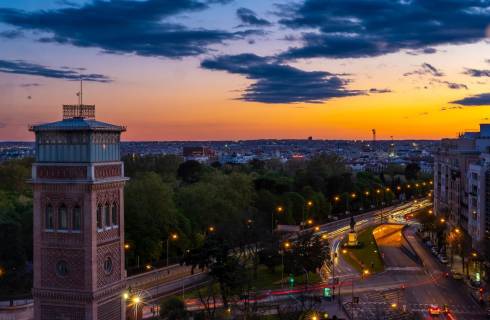 Ryanair ✈ Španělsko - Tip na rezervaci zpáteční levné letenky do Madridu z Vídně od 1 441 Kč