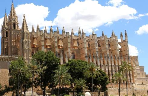 Ryanair ✈ Španělsko - Tip na rezervaci zpáteční levné letenky do Palma de Mallorca z Prahy 2 390 Kč