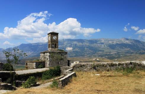 Wizz Air ✈ Albánie - Tip na rezervaci zpáteční levné letenky do Tirany z Bratislavy od 790 Kč