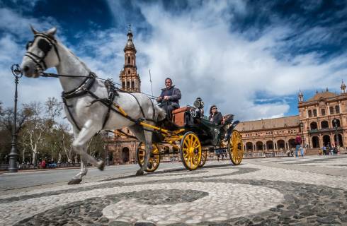 Ryanair ✈ Španělsko - Tip na rezervaci zpáteční levné letenky do Sevilly z Prahy od 2 558 Kč