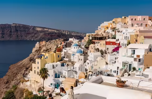 Ryanair ✈ Řecko - Tip na rezervaci zpáteční levné letenky na Santorini z Vídně od 2 578 Kč