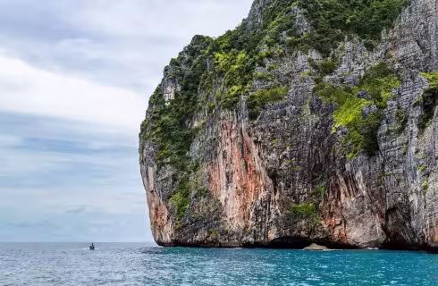 Oman Air ✈ Thajsko - Tip na rezervaci zpáteční akční letenky na Phuket z Prahy 15 990 Kč