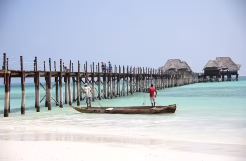 S delfíny u tanzanského Zanzibaru ✈ Zpáteční akční letenky z Vídně za 13 790 Kč s Condorem
