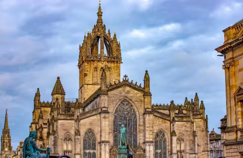 Edinburský hrad a kopce Skotska ✈ Zpáteční levné letenky do Edinburghu z Prahy od 1 786 Kč s Ryanair