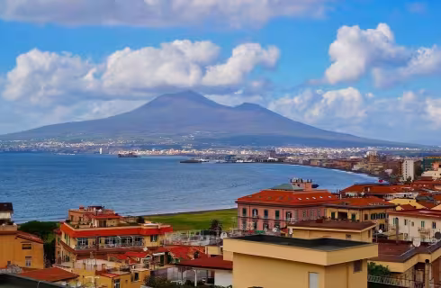 K Vesuvu a Pompejím do italského Neapole ✈ Zpáteční levné letenky z Prahy od 2 515 Kč s Ryanairem