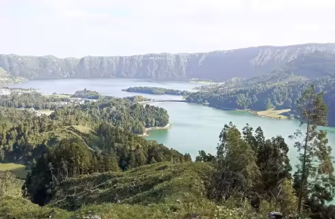 Za sopečnými jezery Azor do Ponta Delgada ✈ Zpáteční akční letenky z Prahy 5 990 Kč se Smartwings