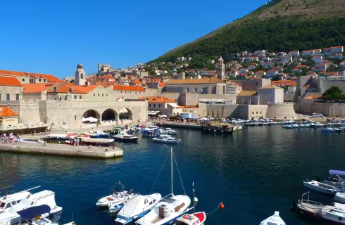 K hradbám a Jadranu do chorvatského Dubrovníku ✈ Zpáteční levné letenky z Vídně od 990 Kč s Ryanairem