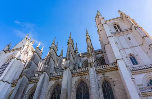 Brána do Bretaně ✈ Zpáteční levné letenky do francouzského Nantes z Prahy od 1 563 Kč s Volotea