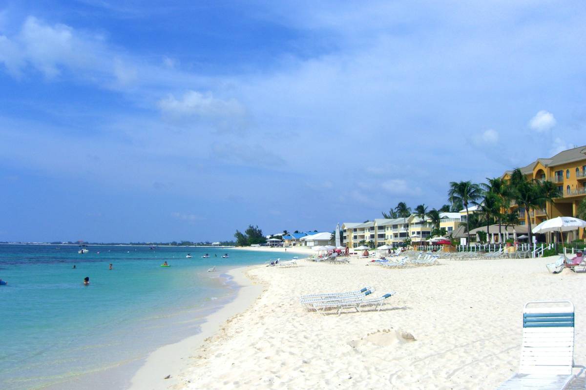 akce letenky Kajmanské ostrovy z Prahy - Grand Cayman Island