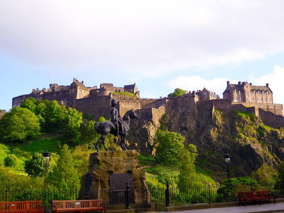 TIP! Ryanair - Skotsko - levné letenky Edinburgh z Prahy (zpáteční) 1.058,- kč