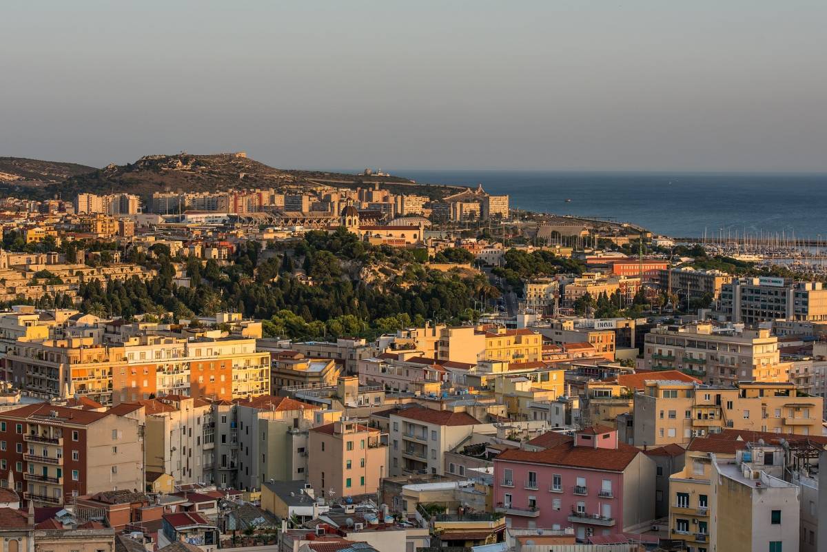 Sleva! Volotea - Itálie - Sardínie - levné letenky Cagliari z Prahy (a zpět) na letní prázdniny + 2 zavazadla už za 1.454,- Kč