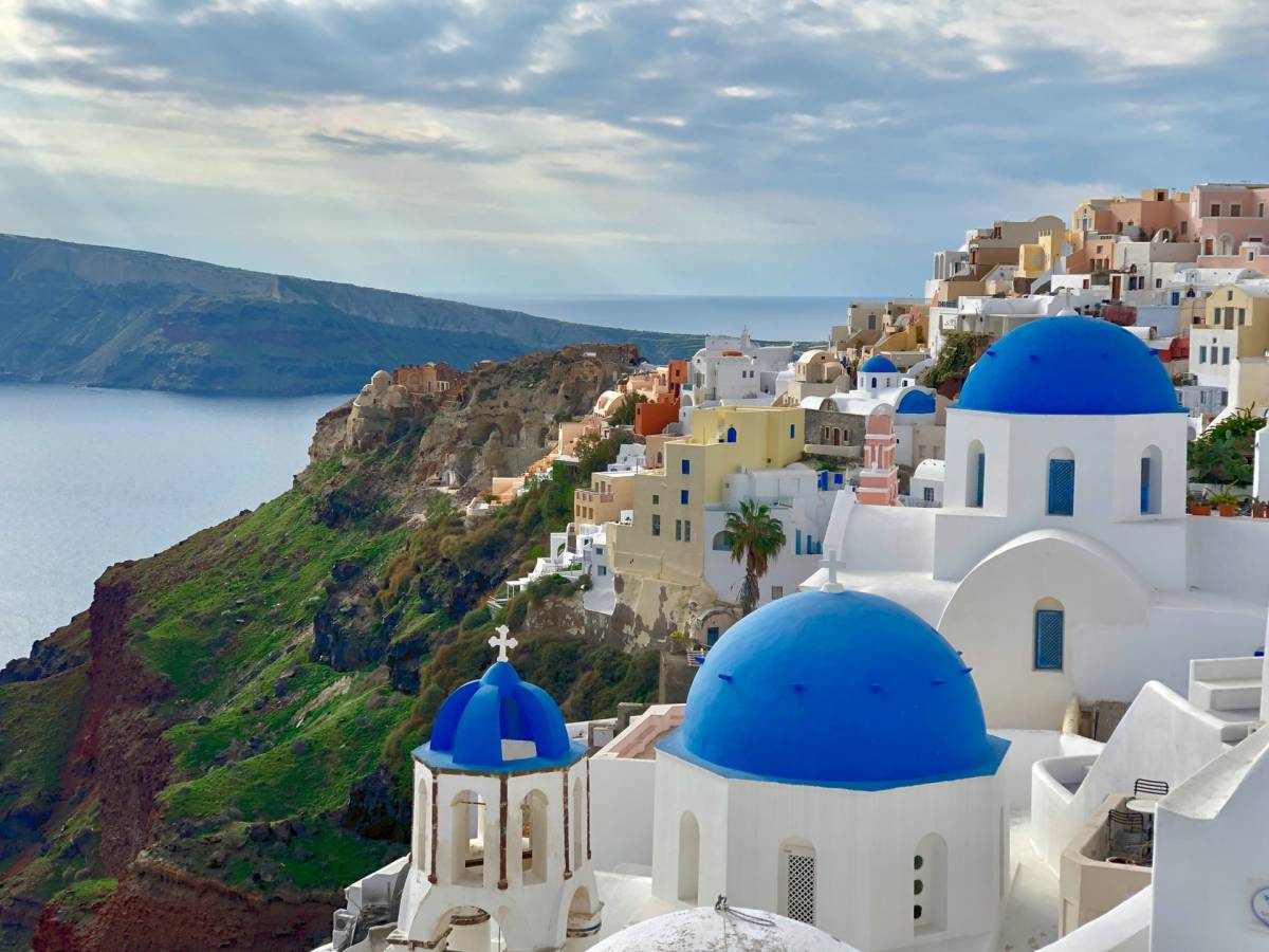 Doporučujeme! Ryanair ✈ Řecko - levné letenky na ostrov Santorini z Vídně na letní prázdniny ↔ od 1.961 Kč