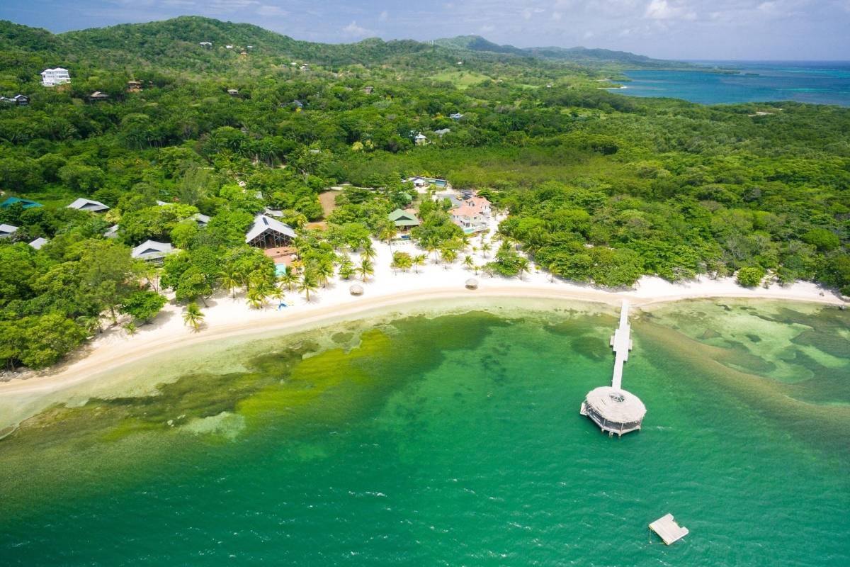 United Airlines ✈ Honduras - Tip na rezervaci zpáteční akční letenky na Roatán z Berlína 11 290 Kč