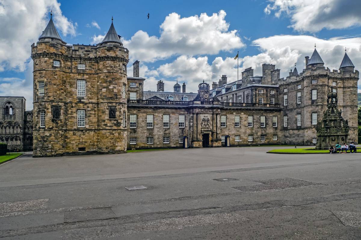 Ryanair ✈ Skotsko - Tip na rezervaci zpáteční levné letenky do Edinburghu z Prahy od 1 901 Kč