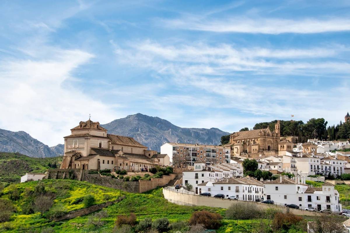 Ryanair ✈ Španělsko - Tip na rezervaci obousměrné levné letenky do Malagy z Ostravy od 1 161 Kč