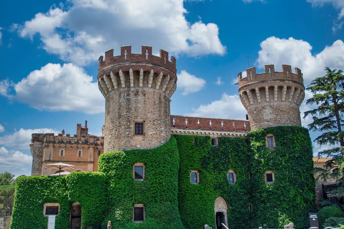 Ryanair ✈ Španělsko - Tip na rezervaci zpáteční levné letenky Girona z Ostravy od 1 136 Kč