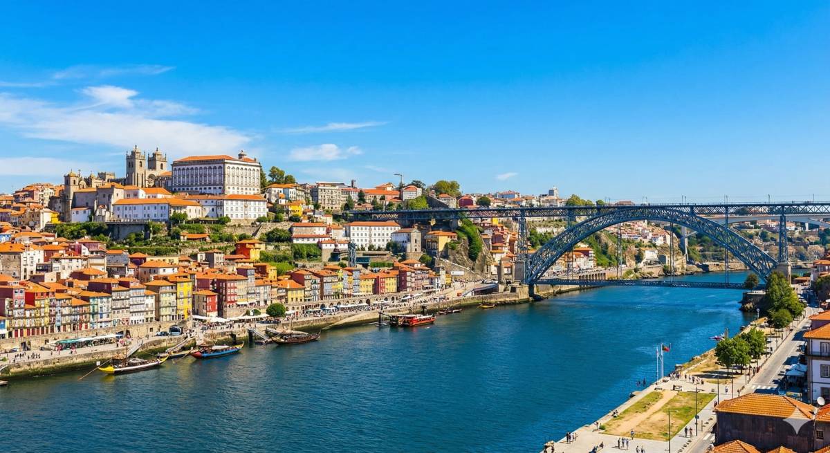 Smartwings ✈ Portugalsko - Tip na rezervaci zpáteční akční letenky Porto z Prahy 4 590 Kč