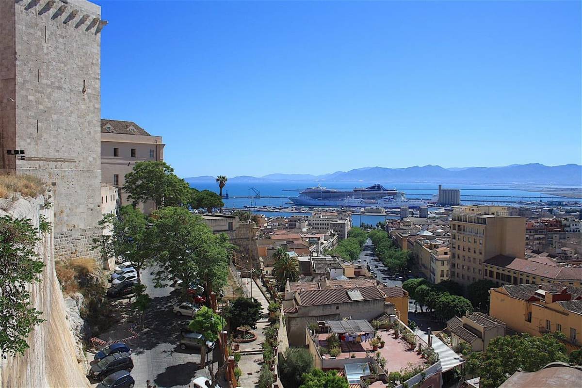 Ryanair ✈ Itálie - Sardinie - Tip na rezervaci zpáteční levné letenky do Cagliari z Norimberku od 1 800 Kč