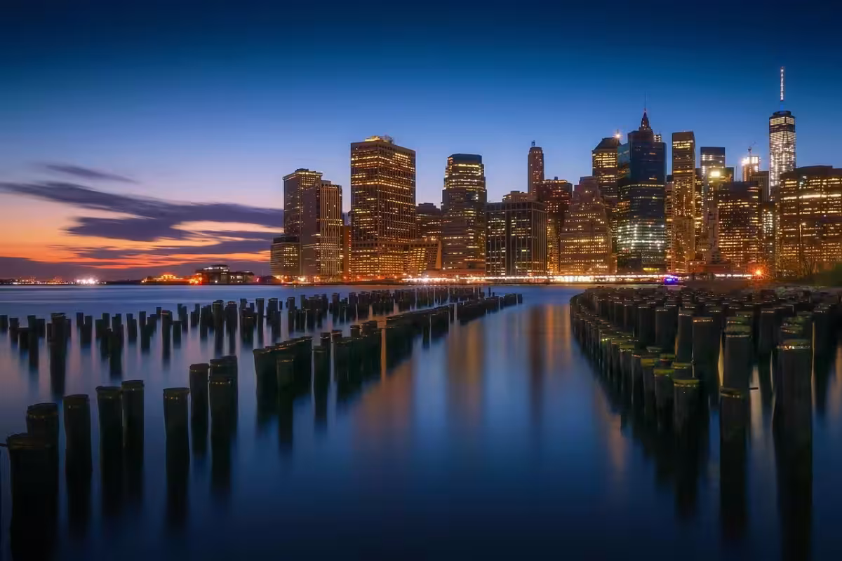 Za městem z filmů do amerického New Yorku ✈ Zpáteční akční letenky z Prahy za 10 490 Kč se SAS
