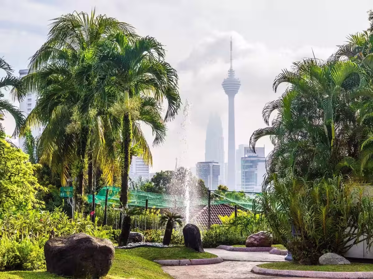 Petronas Towers a malajský Kuala Lumpur ✈ Zpáteční akční letenky z Vídně za 13 990 Kč se Saudia