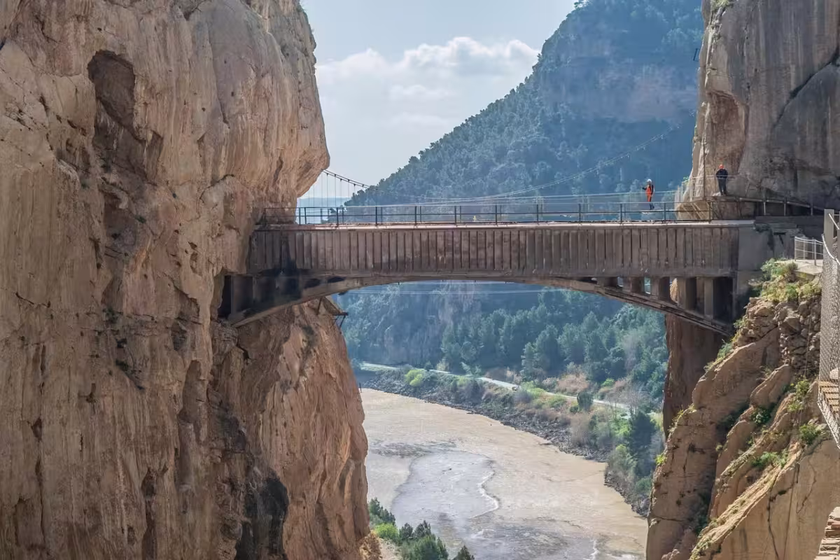 Stezka Caminito del Rey a španělská Malaga ✈ Zpáteční levné letenky z Prahy od 2 227 Kč s Ryanair