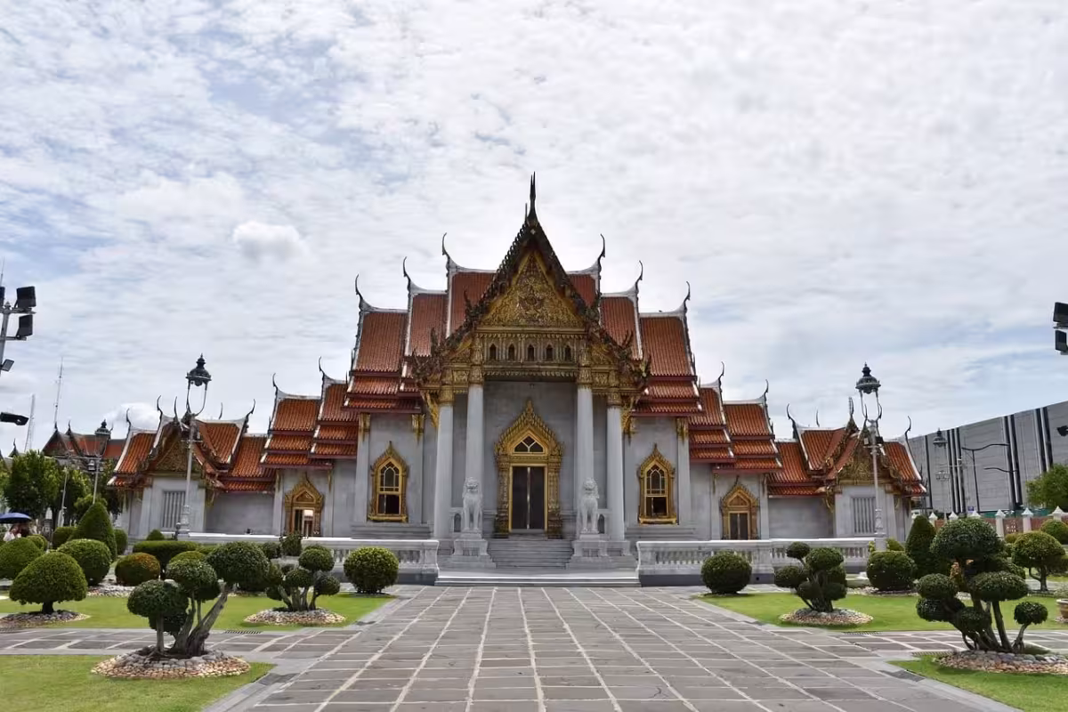 Zlaté chrámy a loďky na kanálech thajského Bangkoku ✈ Zpáteční akční letenky z Vídně za 11 790 Kč se Saudií