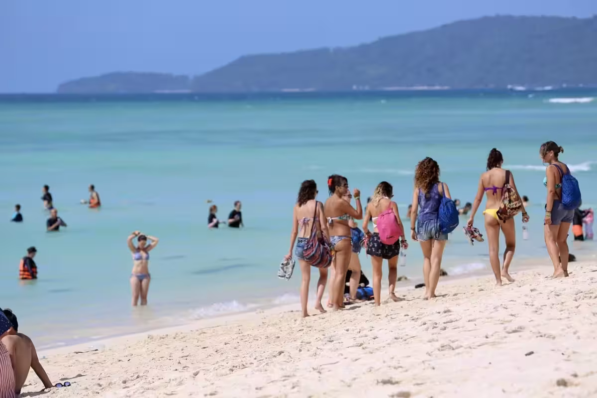 Za ostrovy Phi Phi do thajského Krabi ✈ Zpáteční akční letenky z Prahy za 14 990 Kč s Etihad Airways