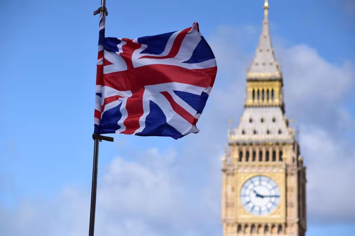 Za Big Benem a Temží do britského Londýna ✈ Zpáteční levné letenky z Ostravy od 990 Kč s Ryanairem