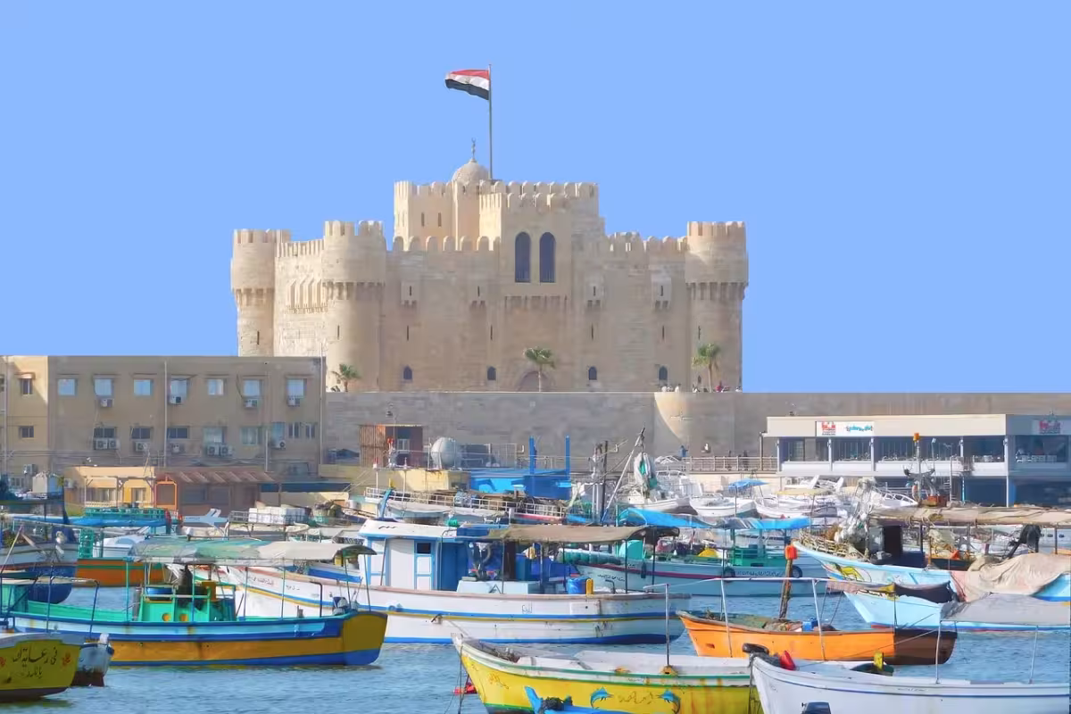 Za antickou historií do egyptské Alexandrie ✈ Zpáteční levné letenky z Prahy od 4 290 Kč s Pegasus