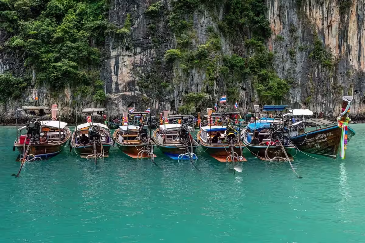 Zlaté západy slunce nad Andamanem ✈ Zpáteční akční letenky na thajský Phuket z Prahy za 11 990 Kč s Etihad