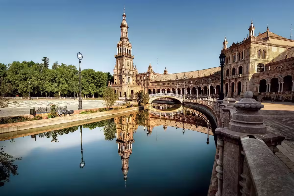 Za maurskými paláci do andaluské Sevilly ✈ Zpáteční levné letenky z Vratislavi od 590 Kč s Ryanair