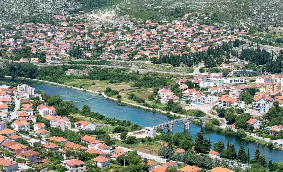 Za solnými jezery do bosenské Tuzly ✈ Zpáteční levné letenky z Bratislavy od 490 Kč s Wizz Air